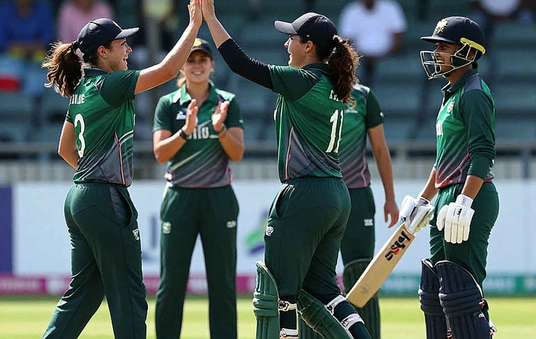 Cricket's Data Ledger: The Blockchain Lesson, the Small-Sample Trap, and the Verification Crisis Cricket's Data Ledger: The Blockchain Lesson, the Small-Sample Trap, and the Verification Crisis