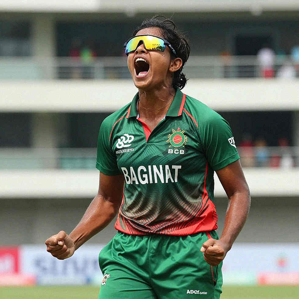 ৩.৩ ওভারের হিসাব: নর্টজে ছাড়া নিউল্যান্ডস ডিসাইডারে কার কাঁধে বাড়তি ওভার
