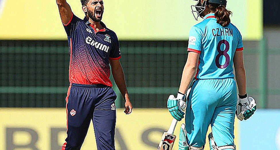 শাদাবের ১১৩* ও শেষ উইকেটের ৮৮: লাহোরে পাকিস্তানের এক উইকেটের জয়ের ভেতরের স্তর